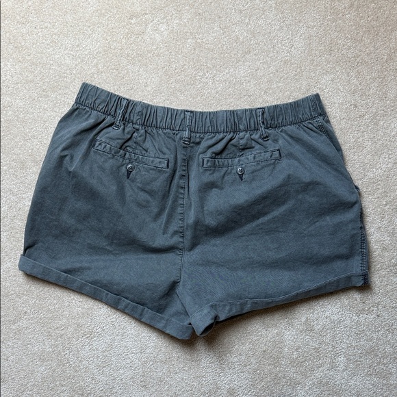 Old Navy Gray Women's Shorts - Picture 3 of 4